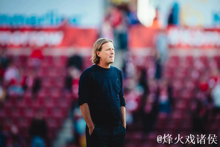 惨遭解雇：美因茨主帅亨里克森因战绩不佳下课
