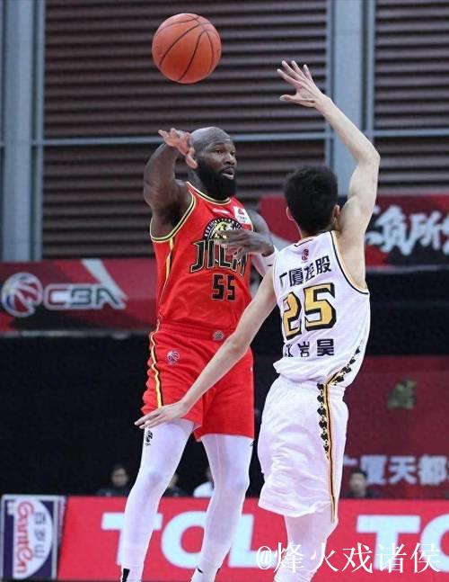 辽宁半场50-39领先广厦,威尔斯贡献13分 辽宁半场50-39领先广厦,威尔斯贡献13分